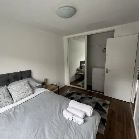 Canary Wharf Haven - Spacious & Homely Entire 1 Bedroom Flat Londres Exterior foto