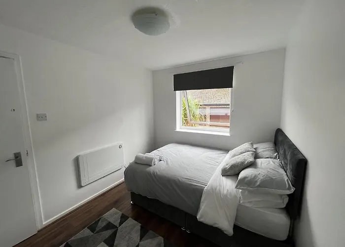 Canary Wharf Haven - Spacious & Homely Entire 1 Bedroom Flat